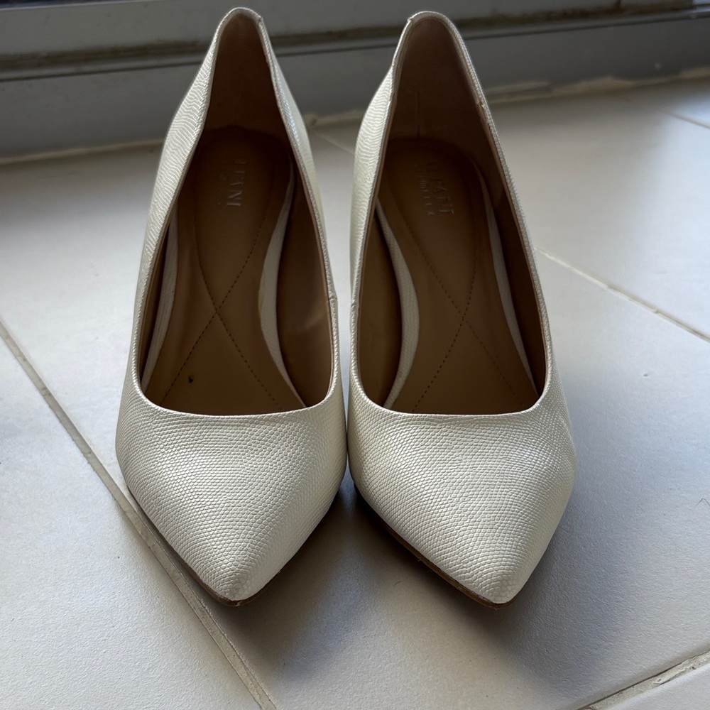 👠CBK Alfani Cream Women's Heels